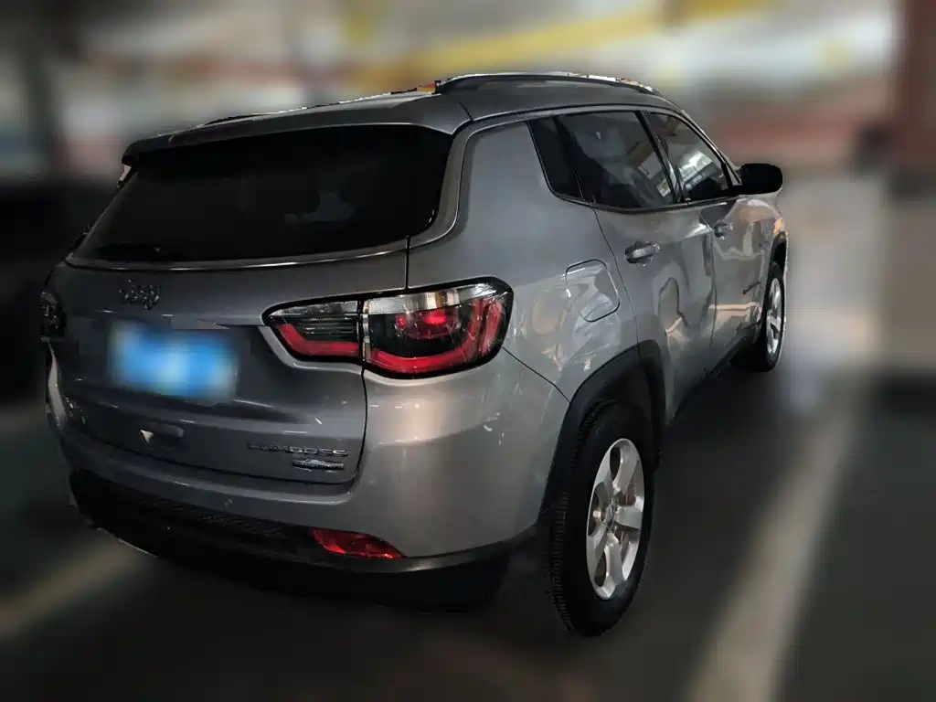 Jeep Compass — фото 4