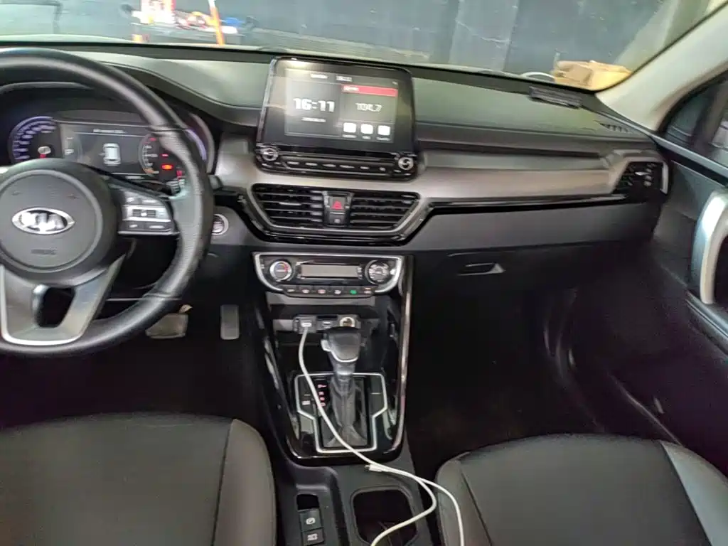 Kia Sportage — фото 9
