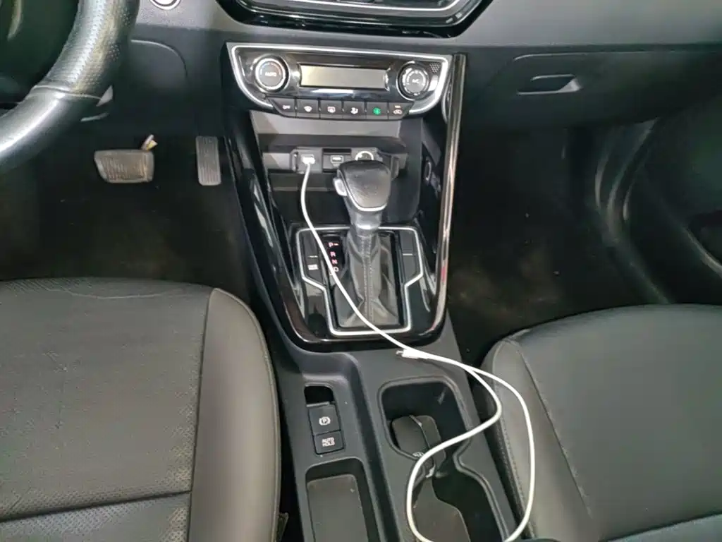 Kia Sportage — фото 10