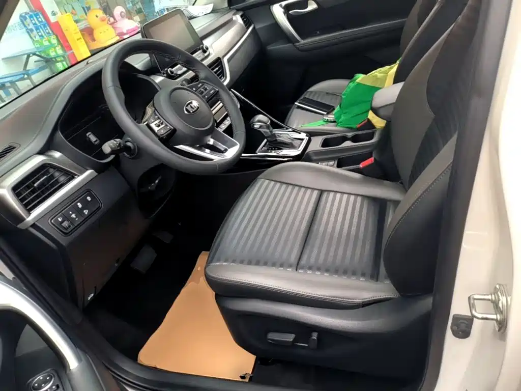 Kia Sportage — фото 15