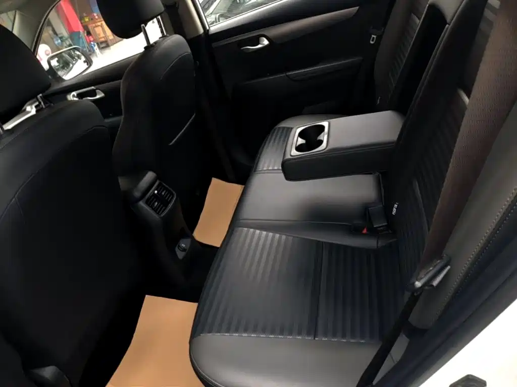 Kia Sportage — фото 17