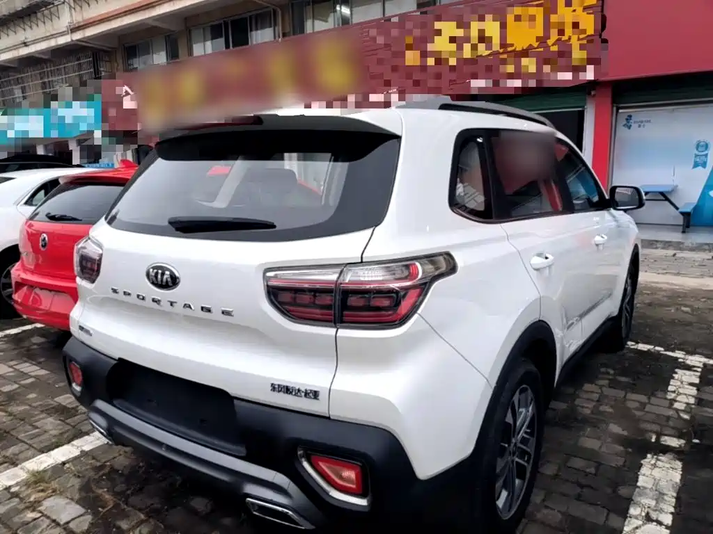 Kia Sportage — фото 7