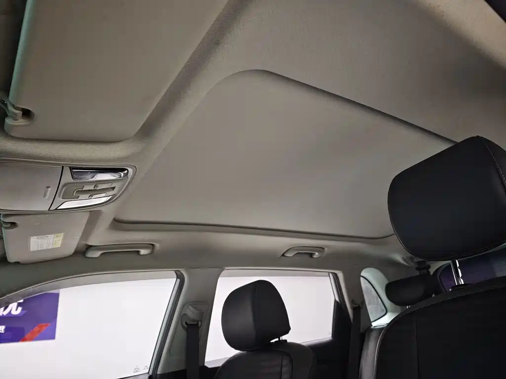 Kia Sportage — фото 13