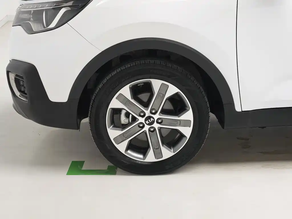 Kia Sportage — фото 8