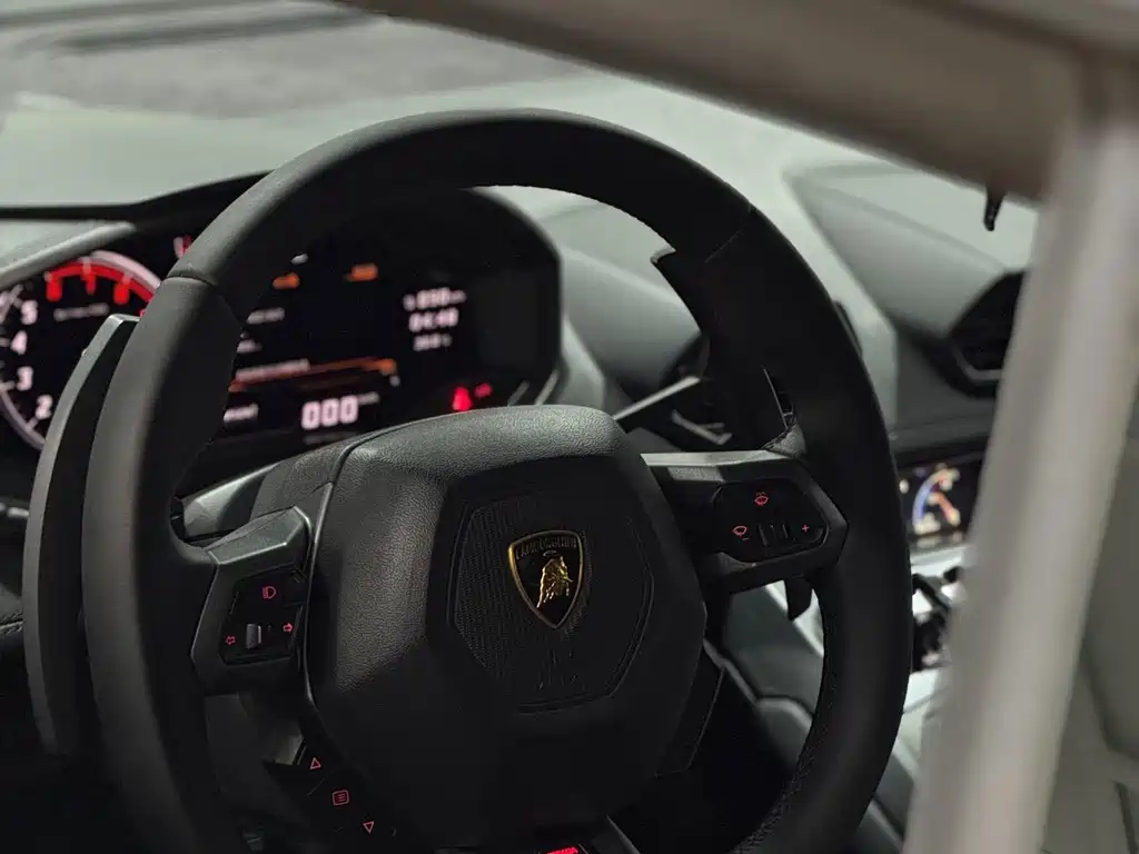 Lamborghini Huracán — фото 17