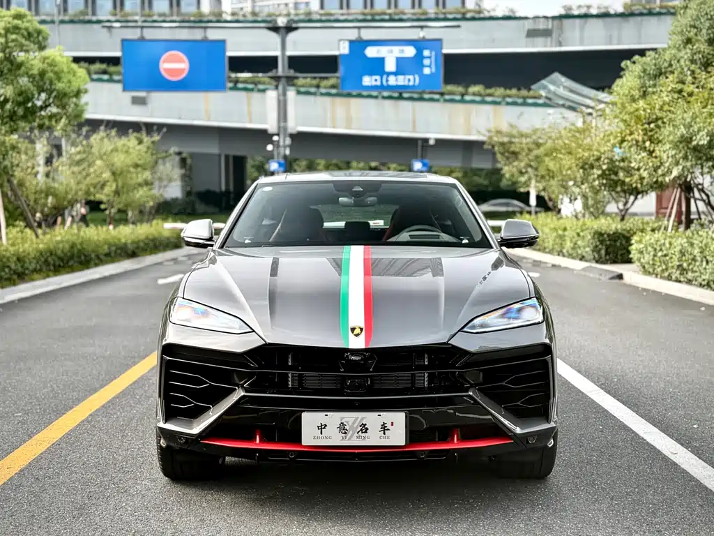 Lamborghini Urus SE — фото 2