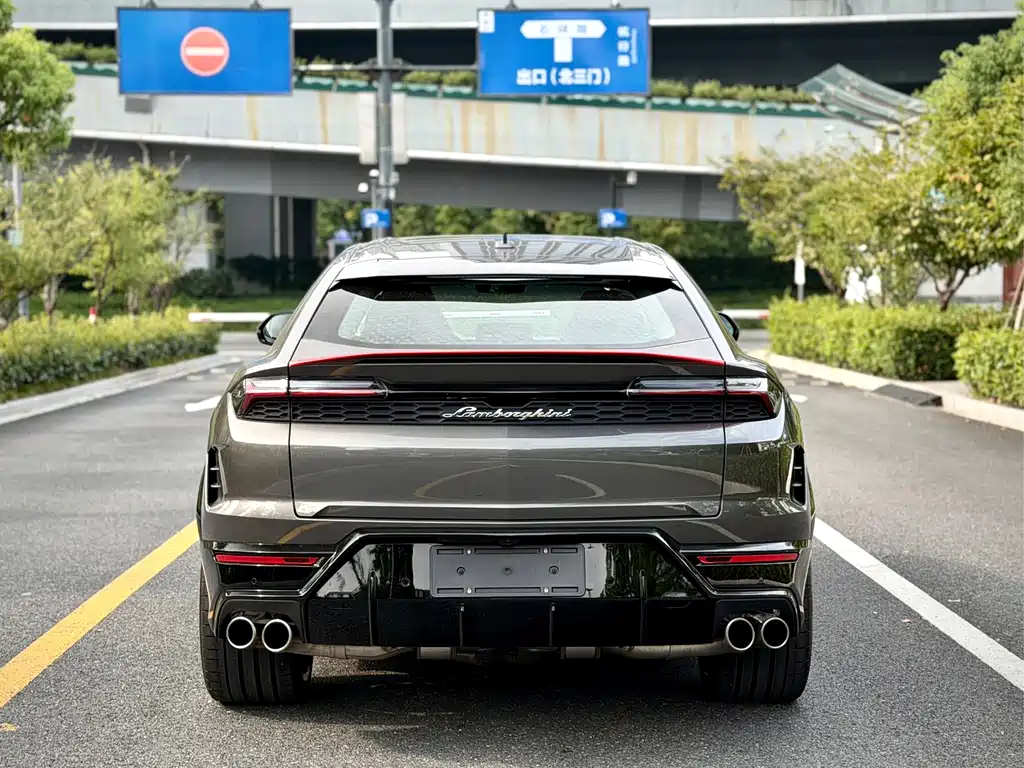 Lamborghini Urus SE — фото 4