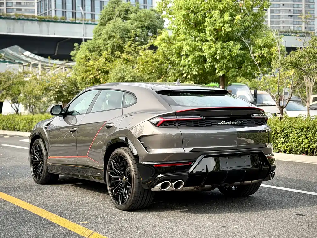 Lamborghini Urus SE — фото 6