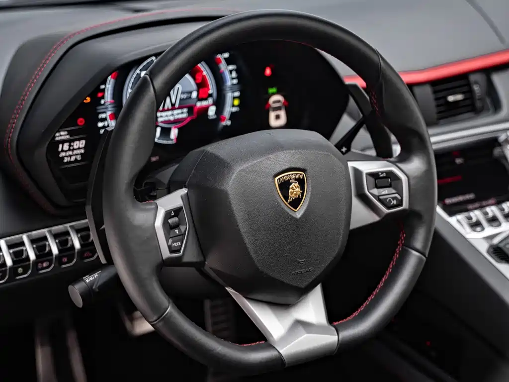 Lamborghini Aventador — фото 13