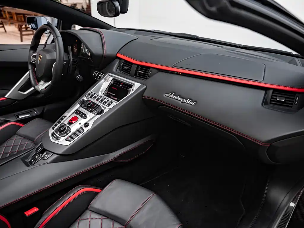 Lamborghini Aventador — фото 14