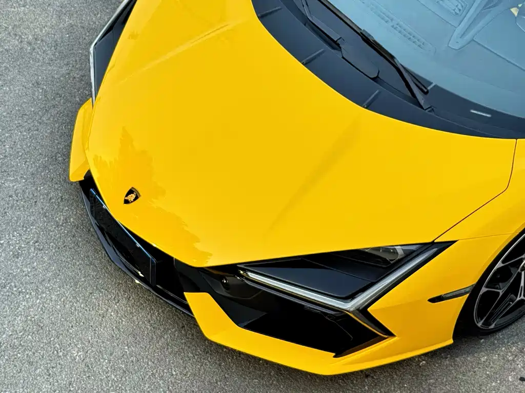 Lamborghini Revuelto — фото 8