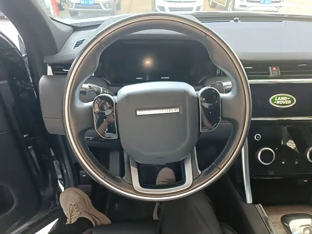 Land Rover Discovery Sport Hybrid — фото 11