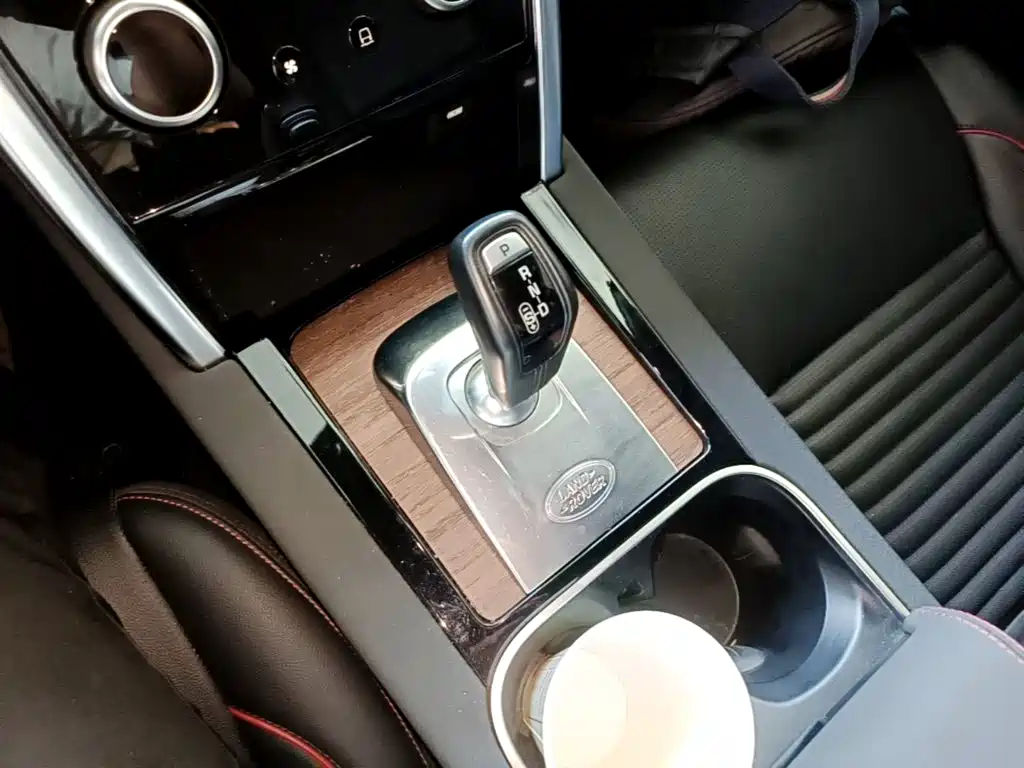Land Rover Discovery Sport Hybrid — фото 14