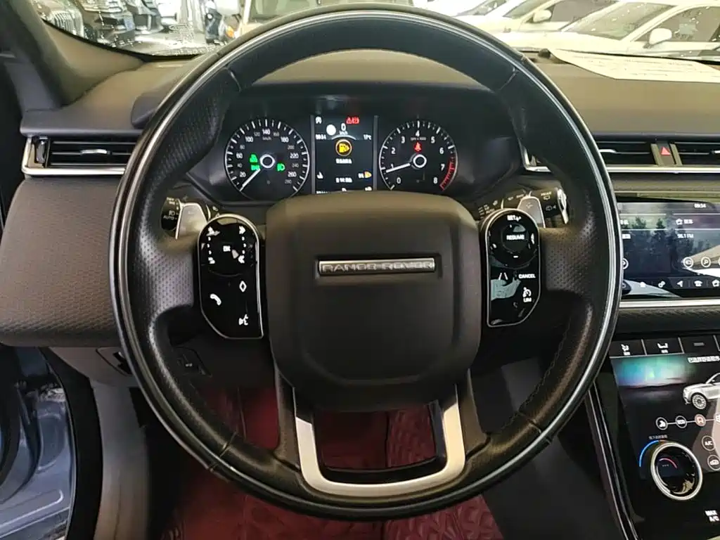 Land Rover Velar — фото 11