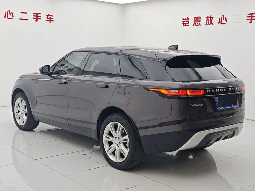 Land Rover Velar — фото 19