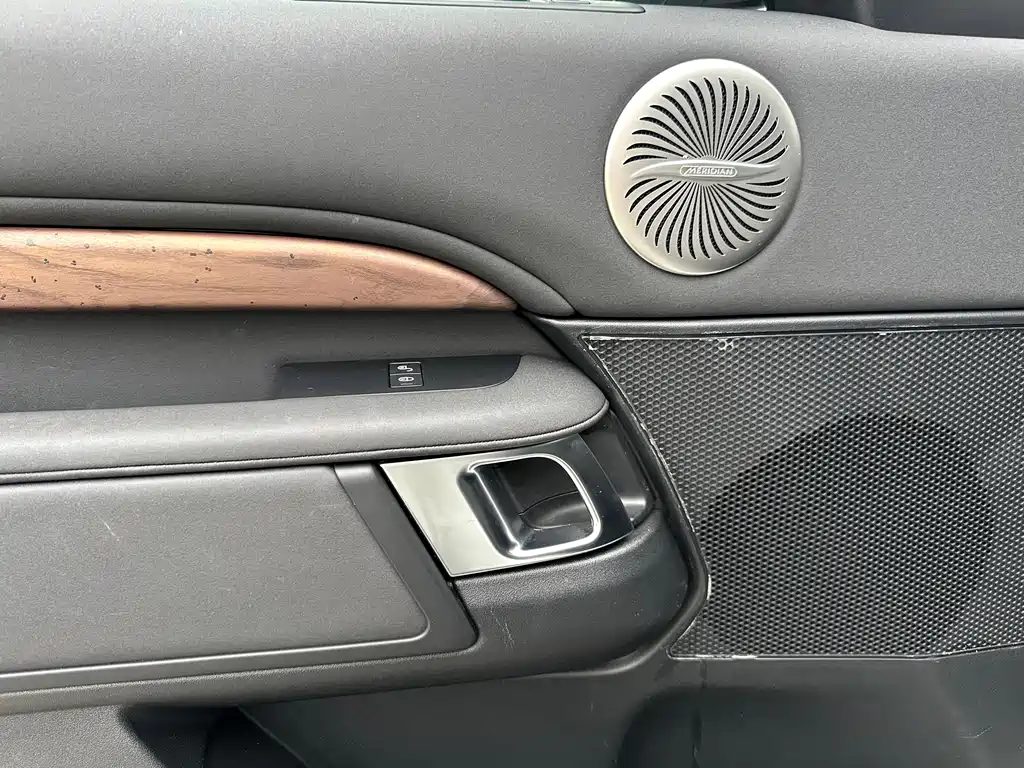 Land Rover Discovery — фото 11