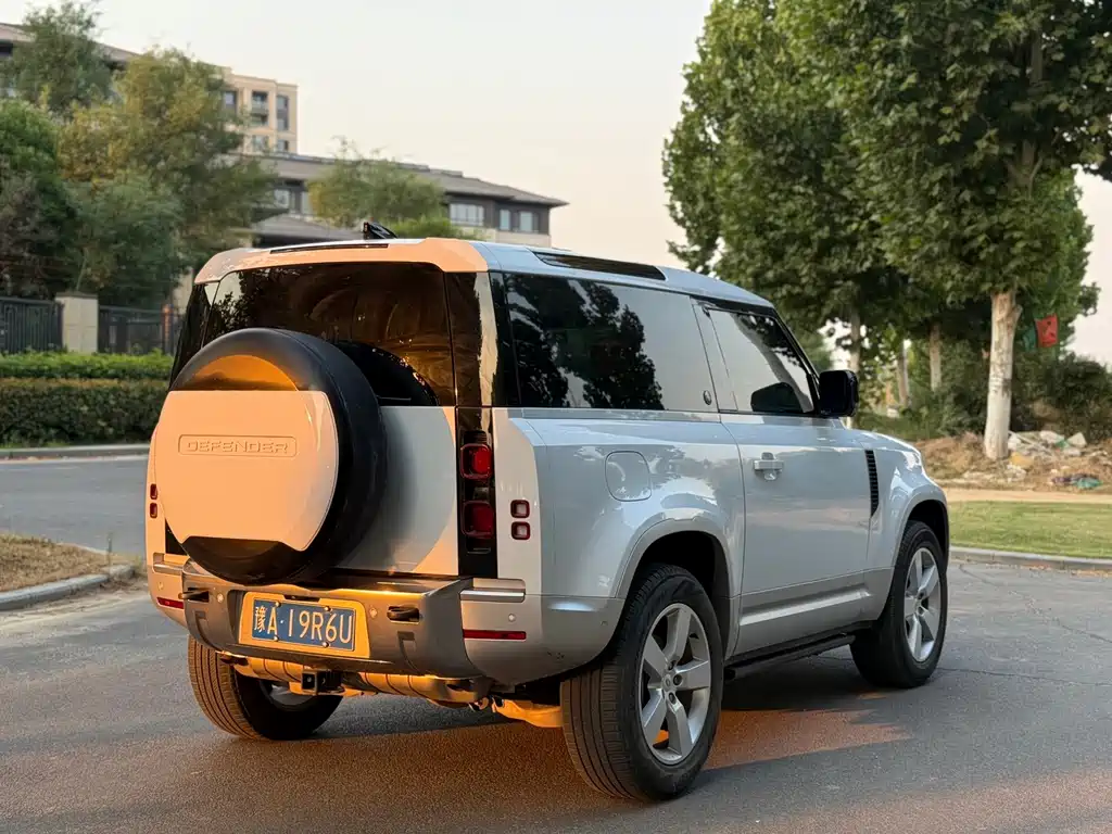 Land Rover Defender — фото 9