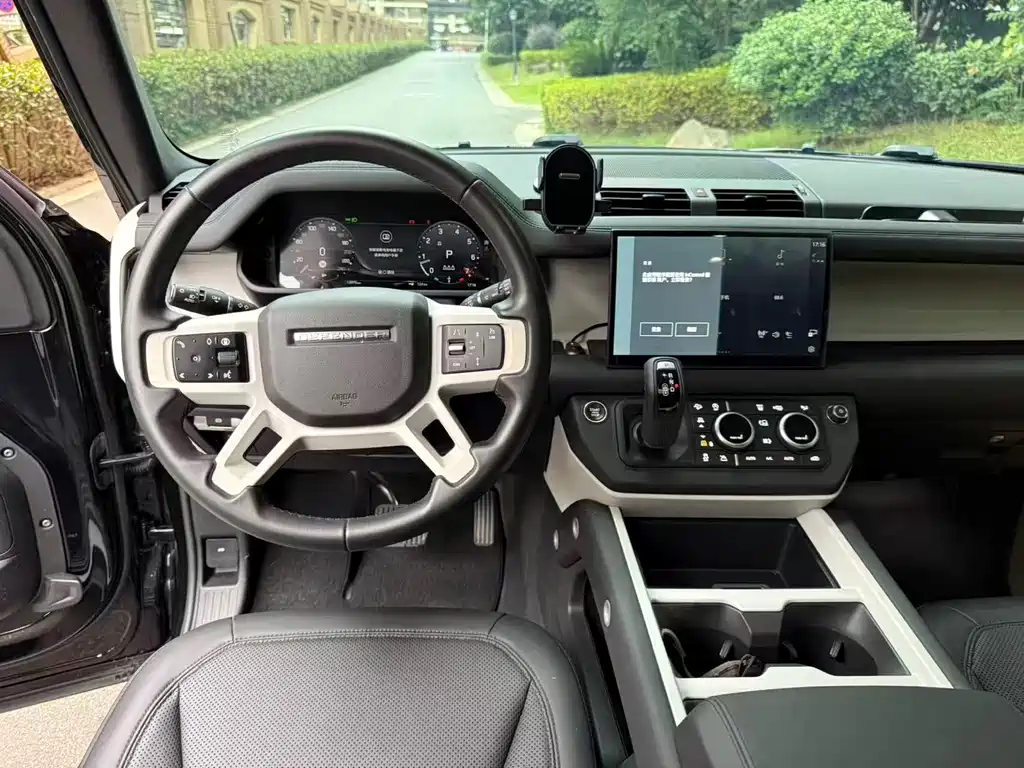 Land Rover Defender — фото 9