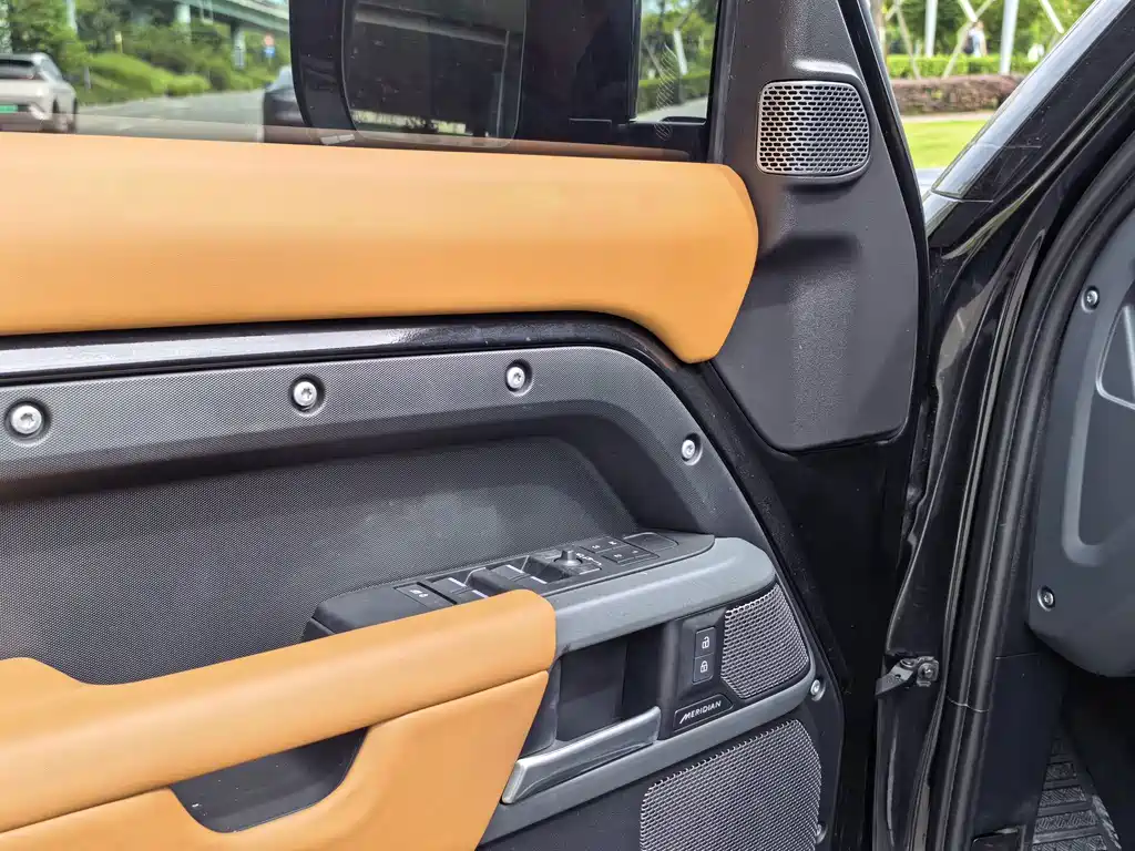 Land Rover Defender — фото 3