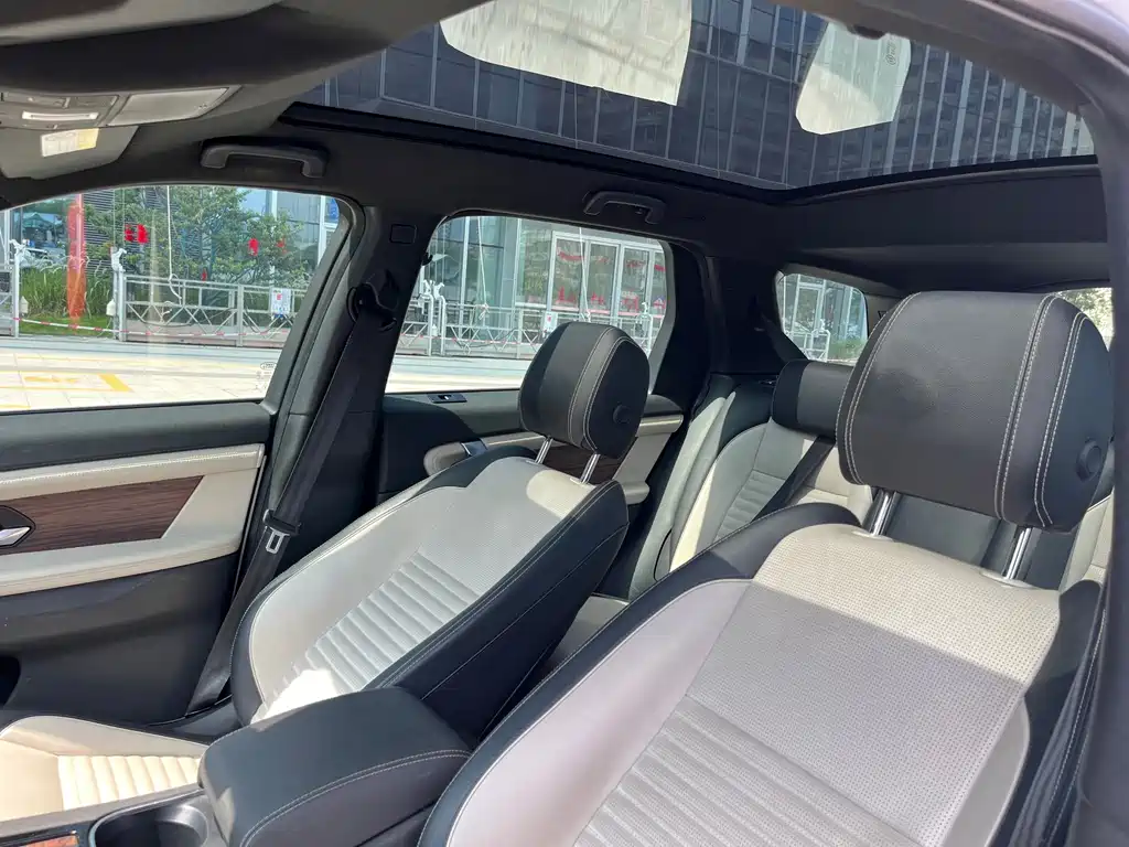 Land Rover Discovery Sport — фото 15