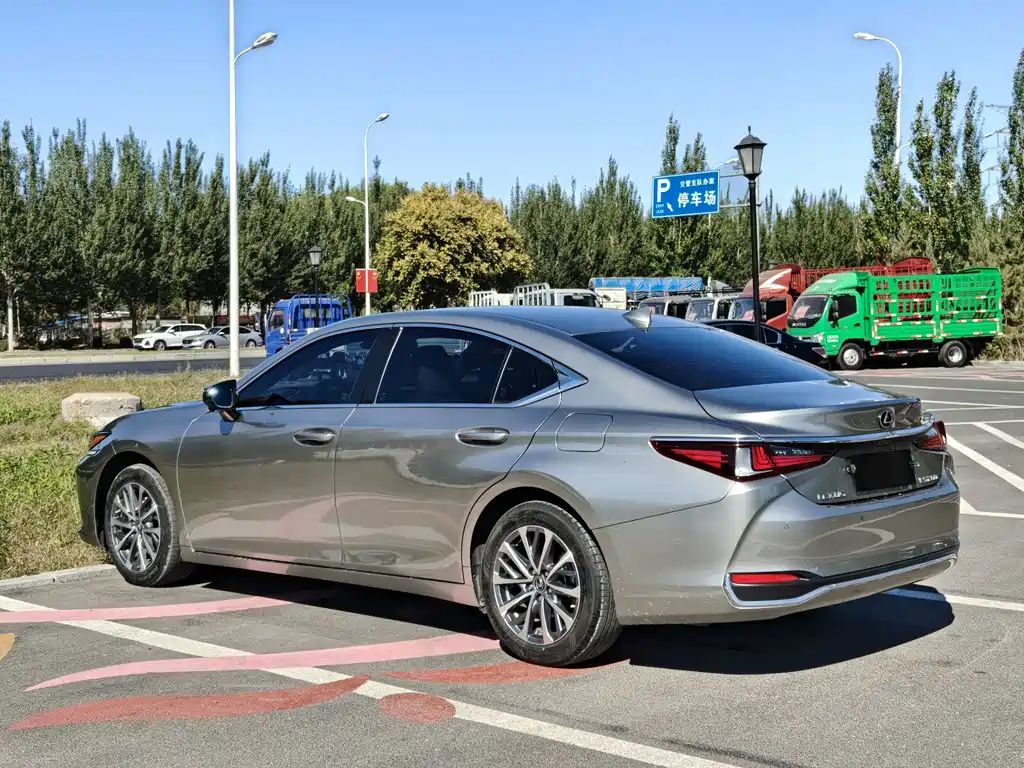 Lexus ES — фото 4
