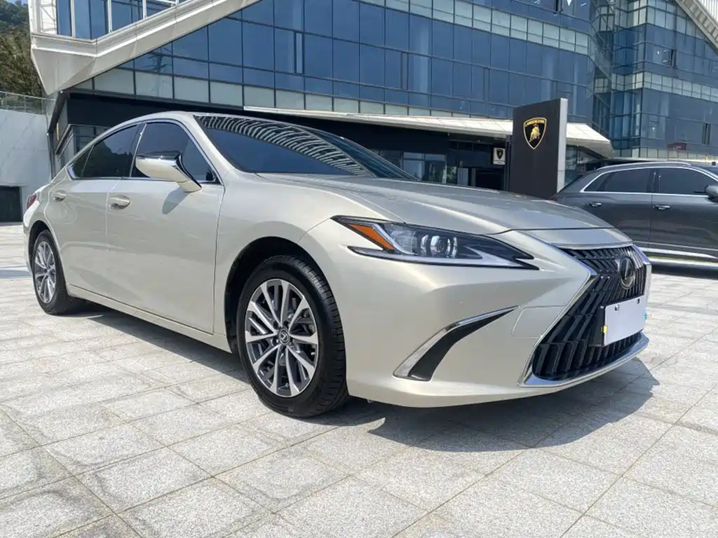 Lexus ES — фото 6