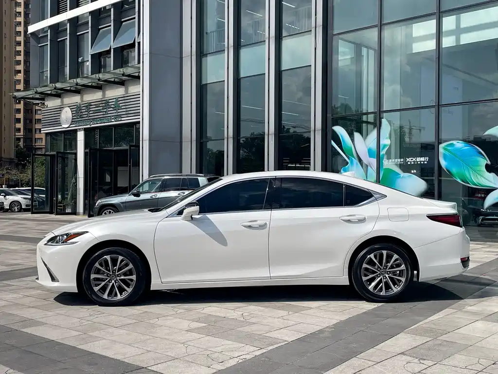 Lexus ES — фото 3