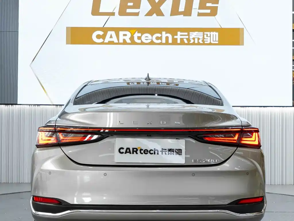 Lexus ES — фото 5