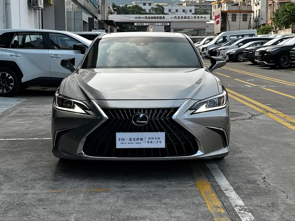 Lexus ES — фото 2