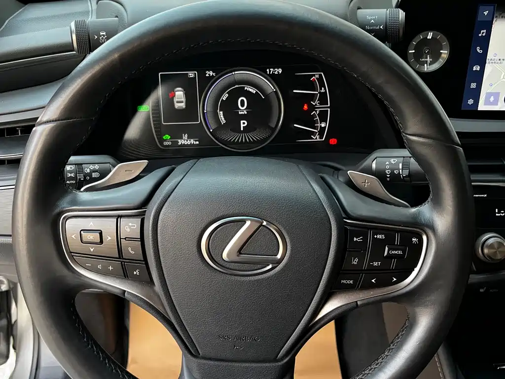 Lexus ES — фото 19