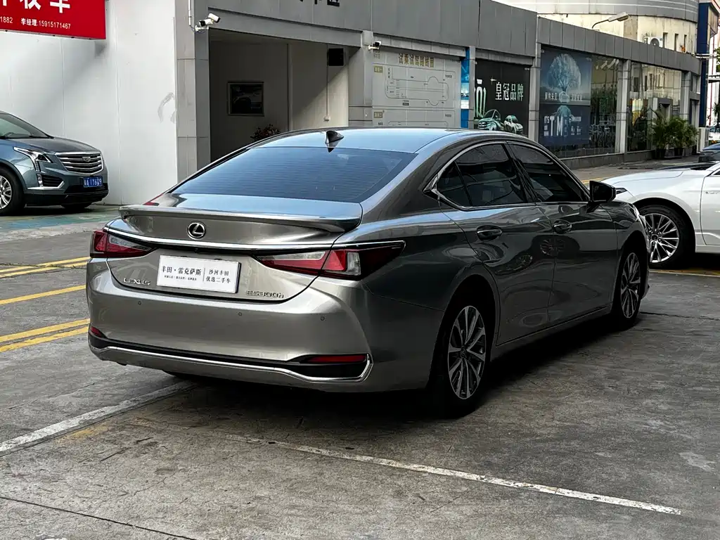 Lexus ES — фото 6
