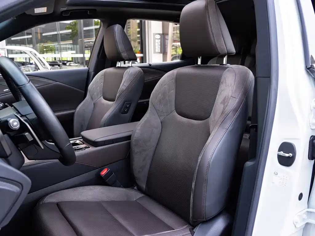 Lexus RX New Energy — фото 11