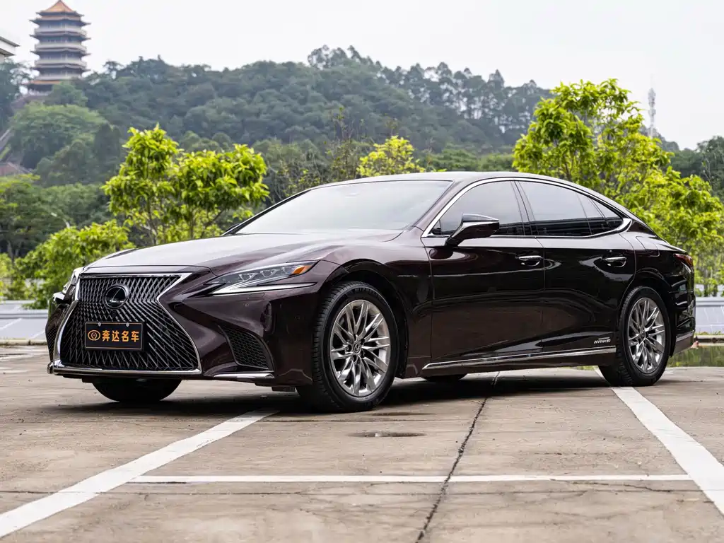 Lexus LS