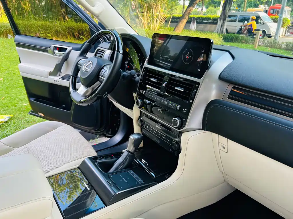 Lexus GX — фото 15