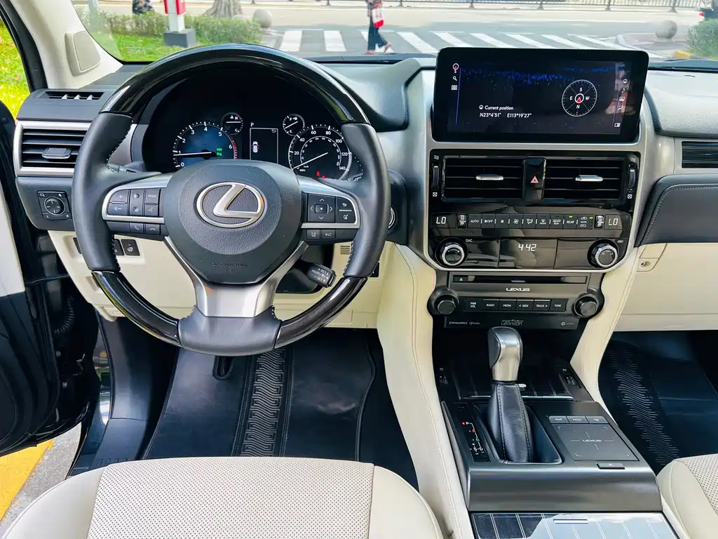Lexus GX — фото 17