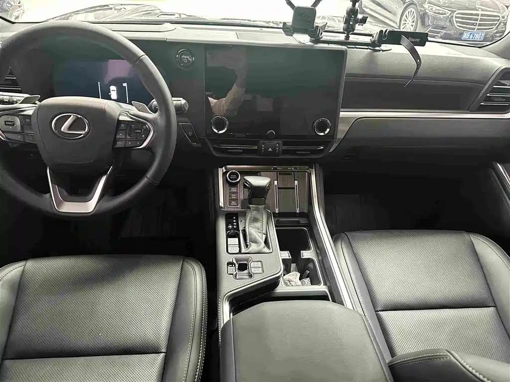 Lexus GX — фото 16