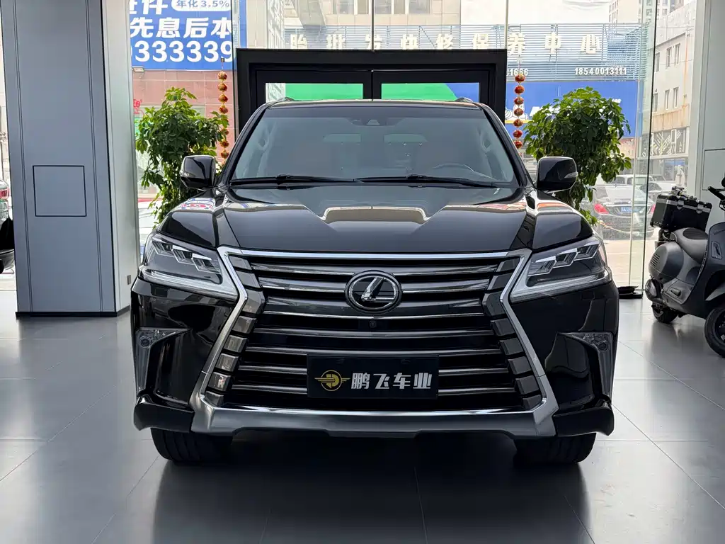 Lexus LX — фото 2