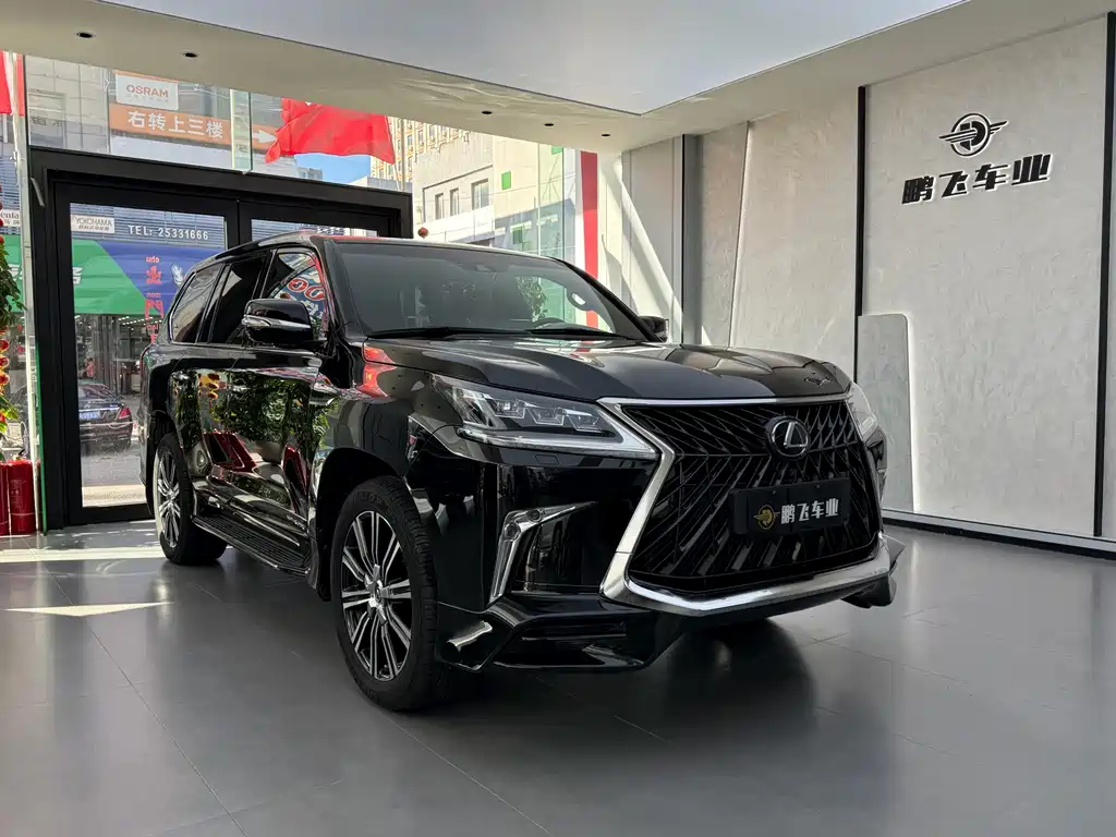 Lexus LX — фото 8