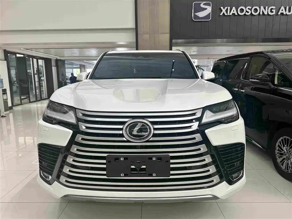 Lexus LX — фото 2