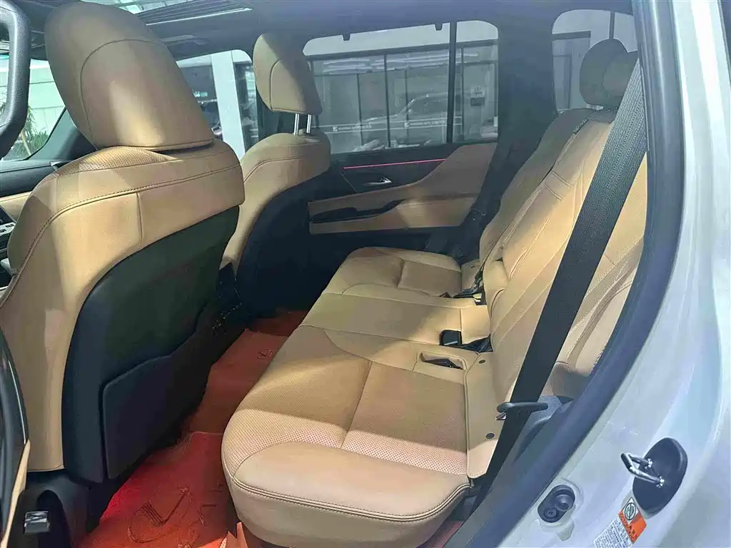 Lexus LX — фото 11