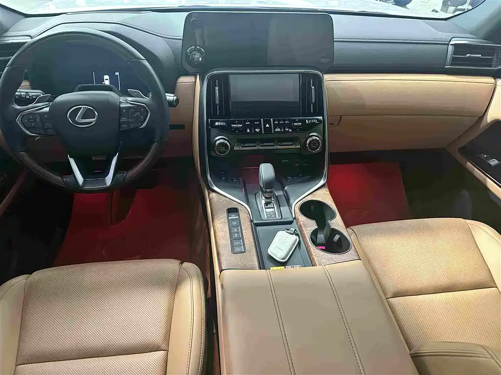 Lexus LX — фото 13