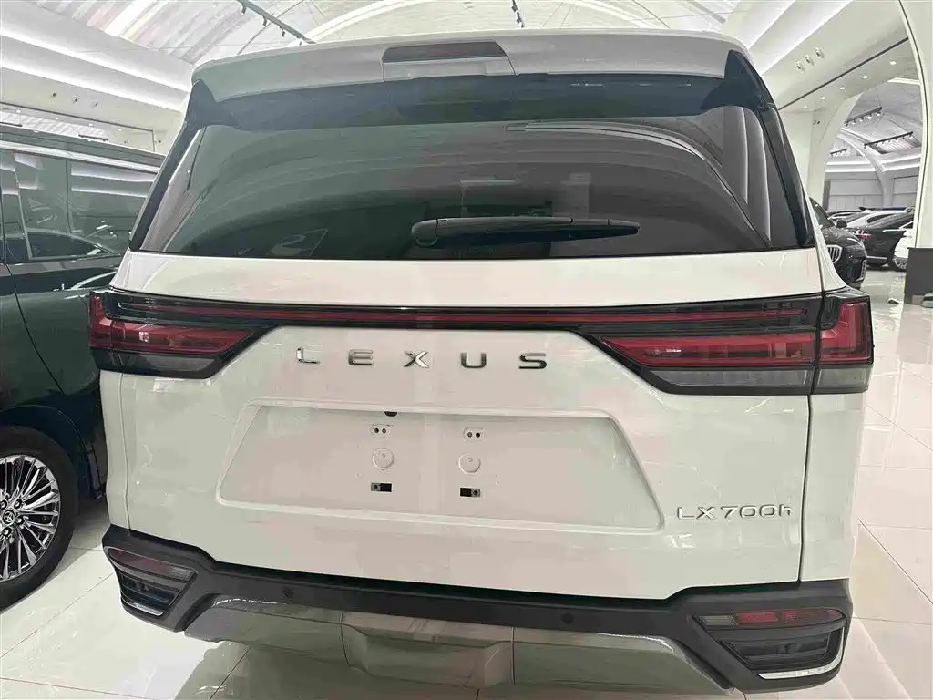 Lexus LX — фото 19