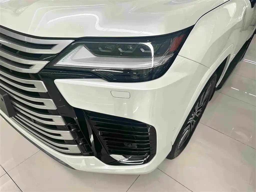 Lexus LX — фото 3