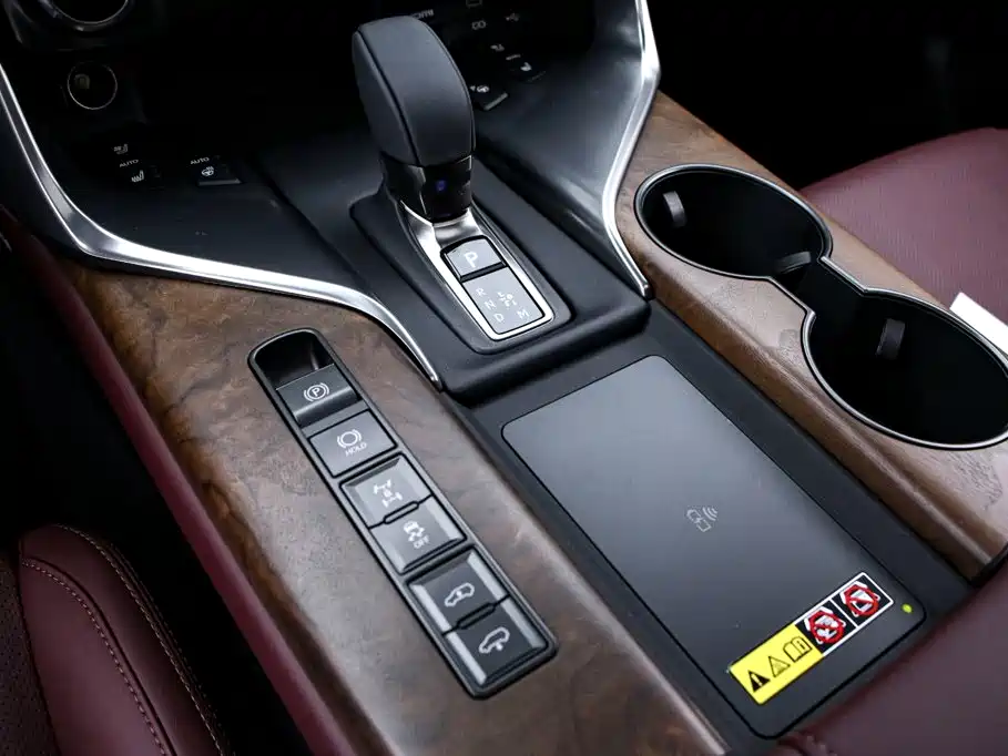 Lexus LX — фото 11