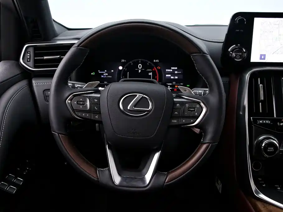 Lexus LX — фото 7