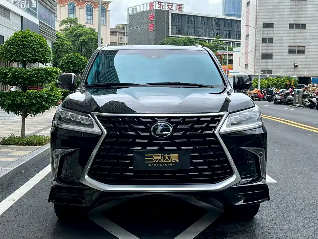 Lexus LX — фото 2