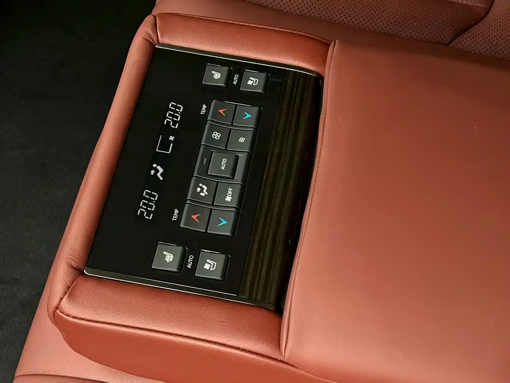 Lexus LX — фото 21