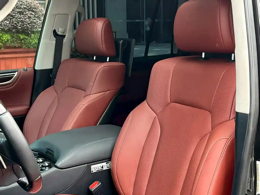 Lexus LX — фото 24