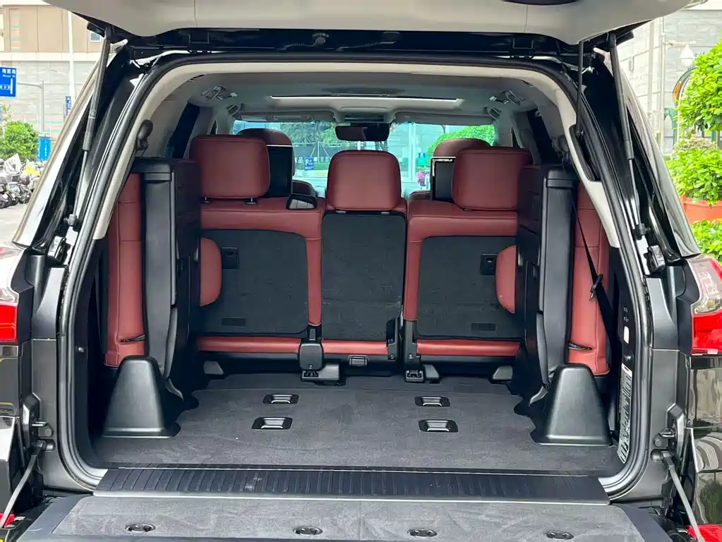 Lexus LX — фото 26