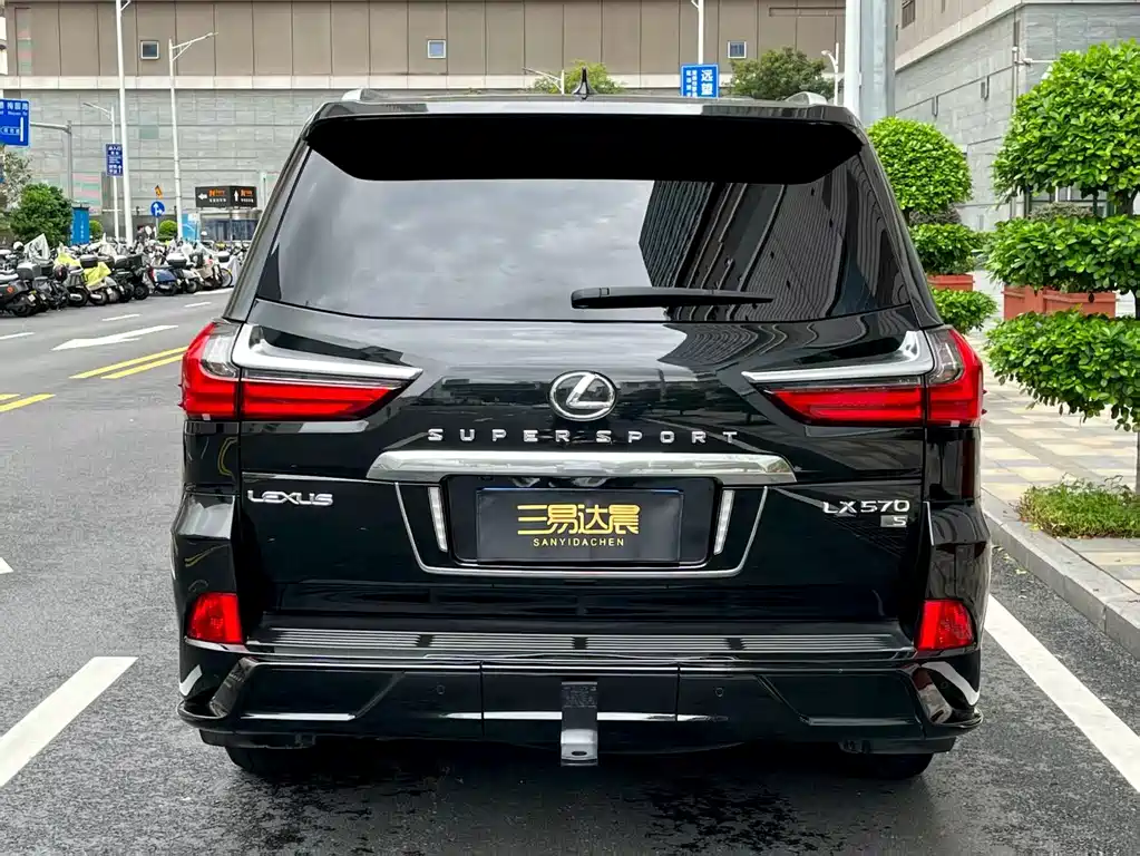 Lexus LX — фото 5